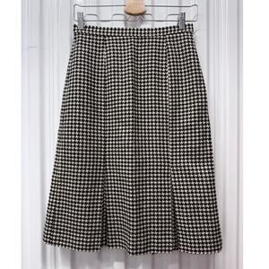EDDIE BAUER classic white black houndstooth pleated wool blend knee length skirt